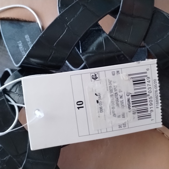 Universal Thread sandals size 10 - Picture 5 of 5